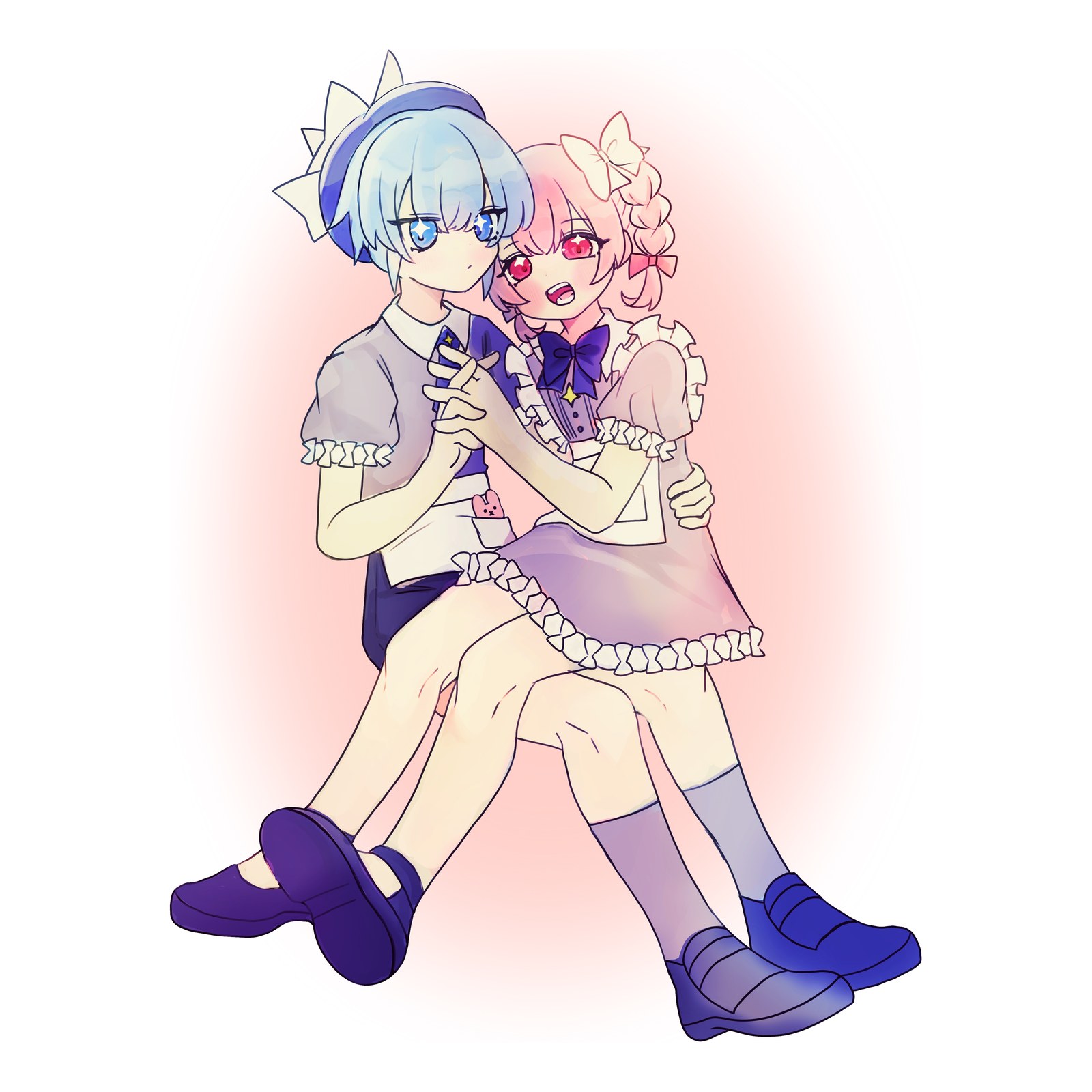 淡いピンクの光を背に、青い髪の子とピンク色の髪の子が寄りそって手をつなぎ座っているイラスト