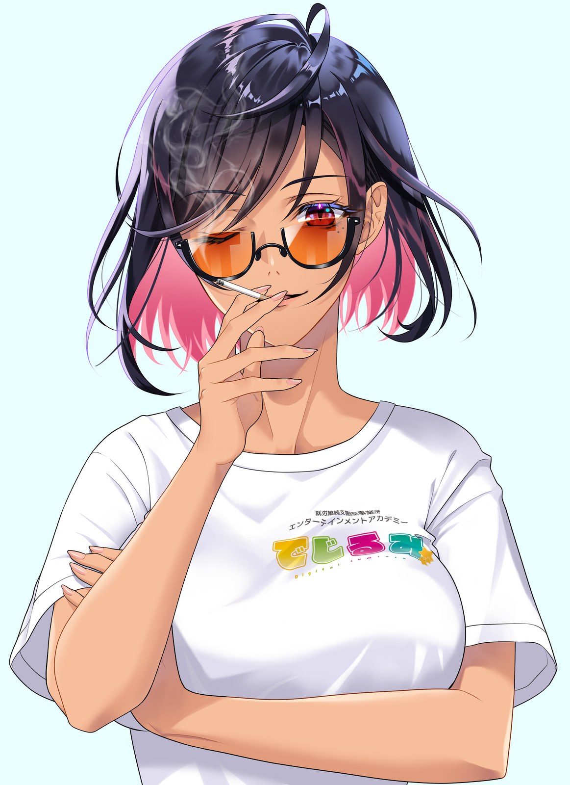 でじるみロゴTシャツ姿でサングラスをかけ煙草をくゆらせる黒髪の女性のイラスト